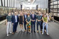 von links nach rechts: Oskar Baumann, Markus Wachtveitl Director Purchasing Production Equipment Continental, Carlotta Baumann, Michael Cerny Ambergs Oberbürgermeister, Annette Baumann, Albert Füracker Bayerischer Finanz- und Heimatminister, Dr. Georg Baumann, Marlena Lammert, Hanna Baumann